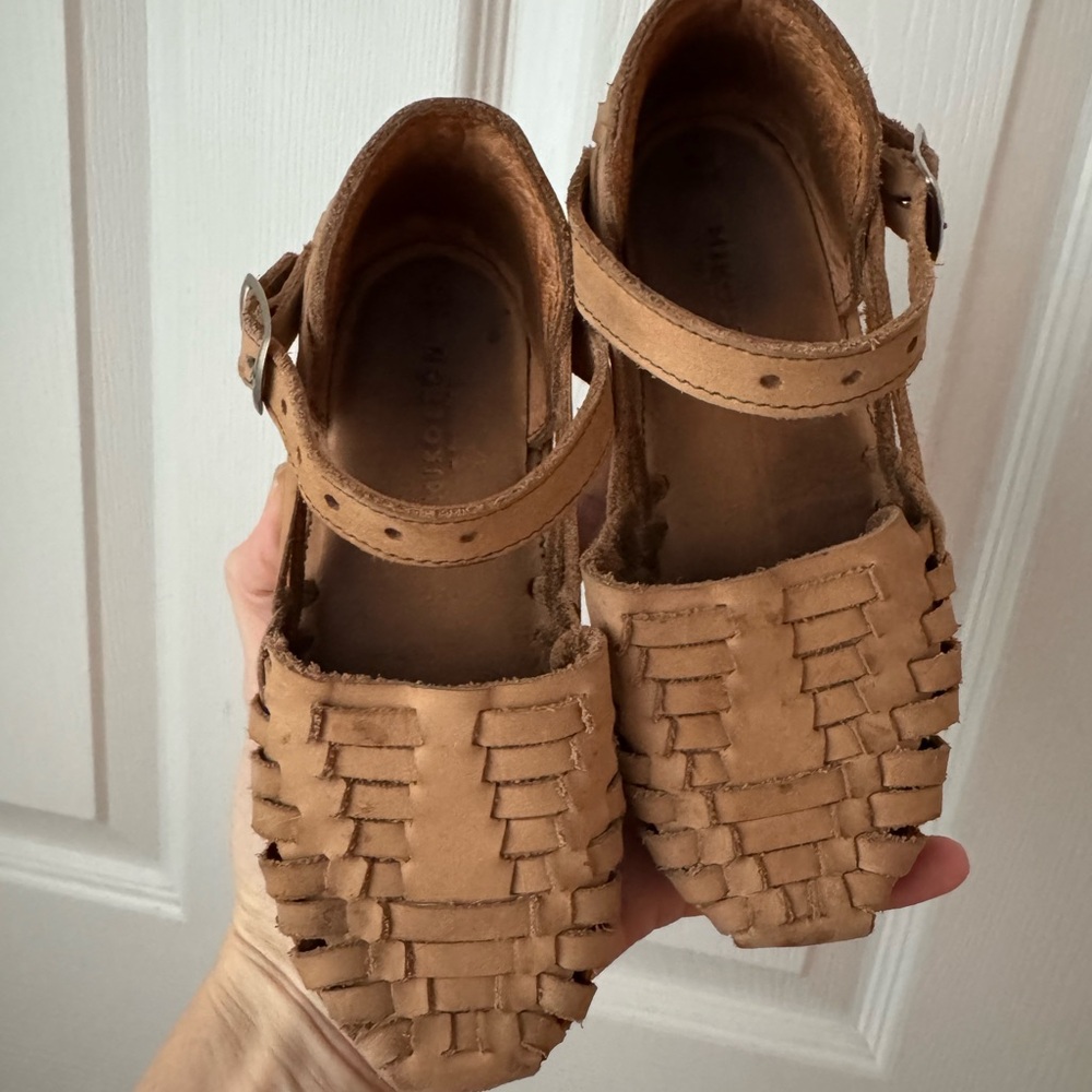 Mikoleon handmade leather chito sandals